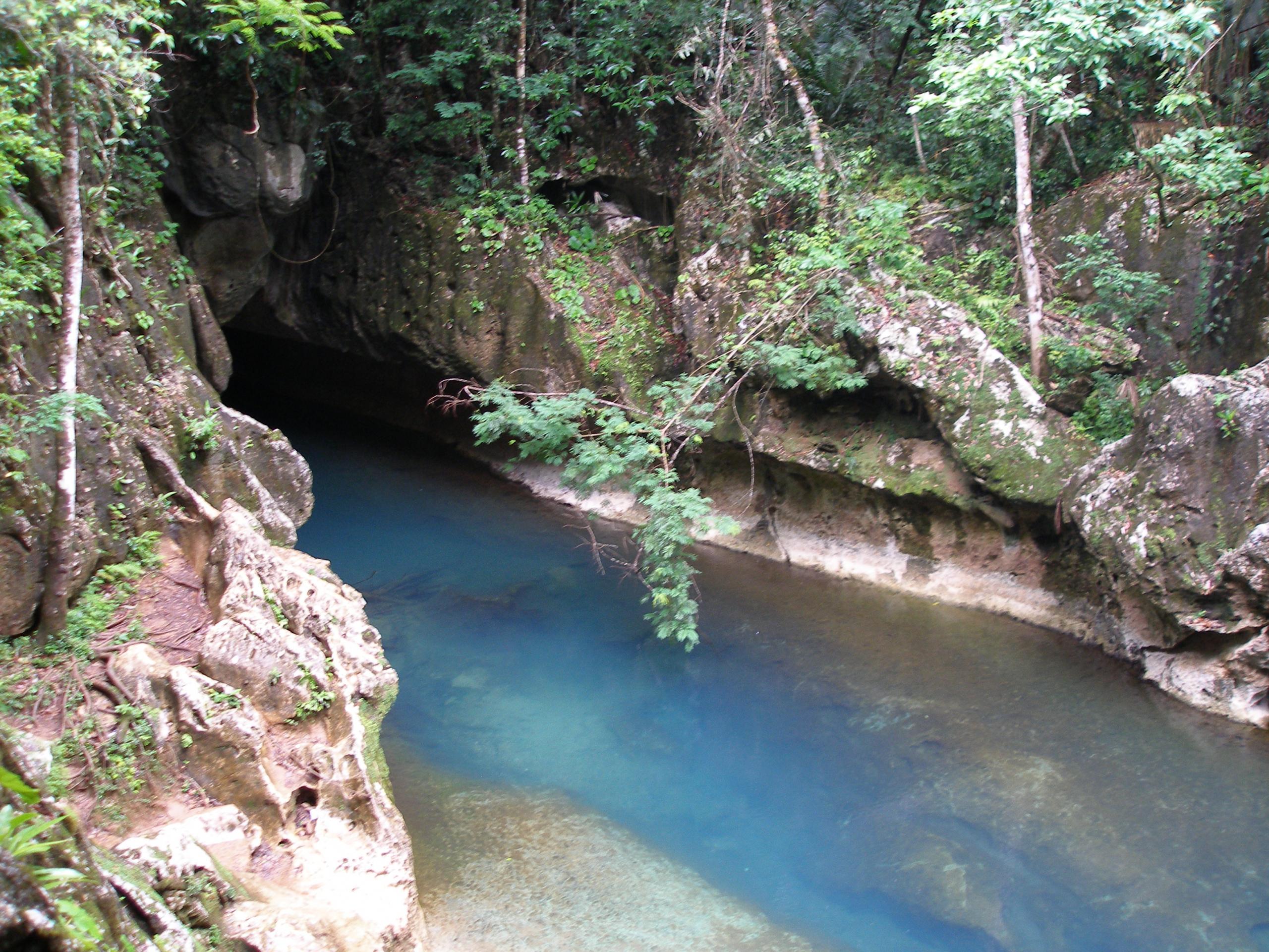 RiverCaveinRainforest2