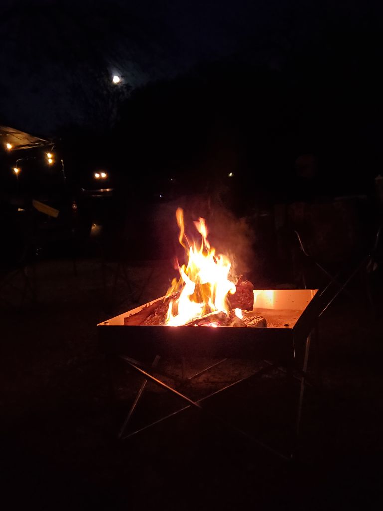 Saturday night Campfire'o'CHUM