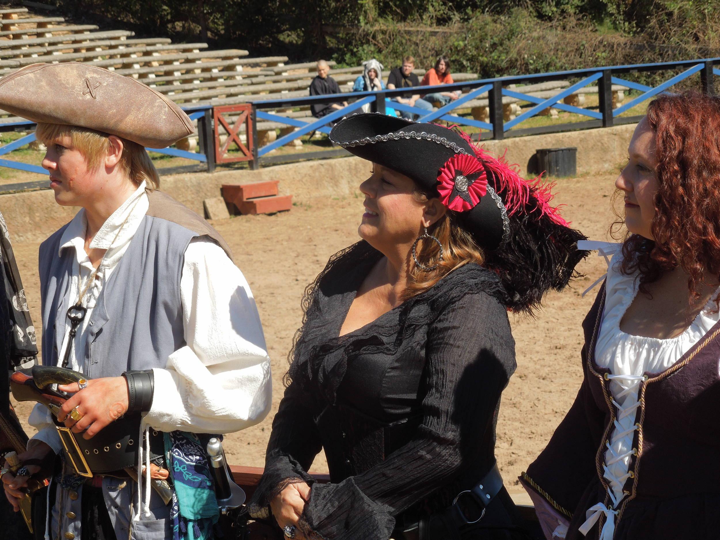 scubagirl gettin' piratey