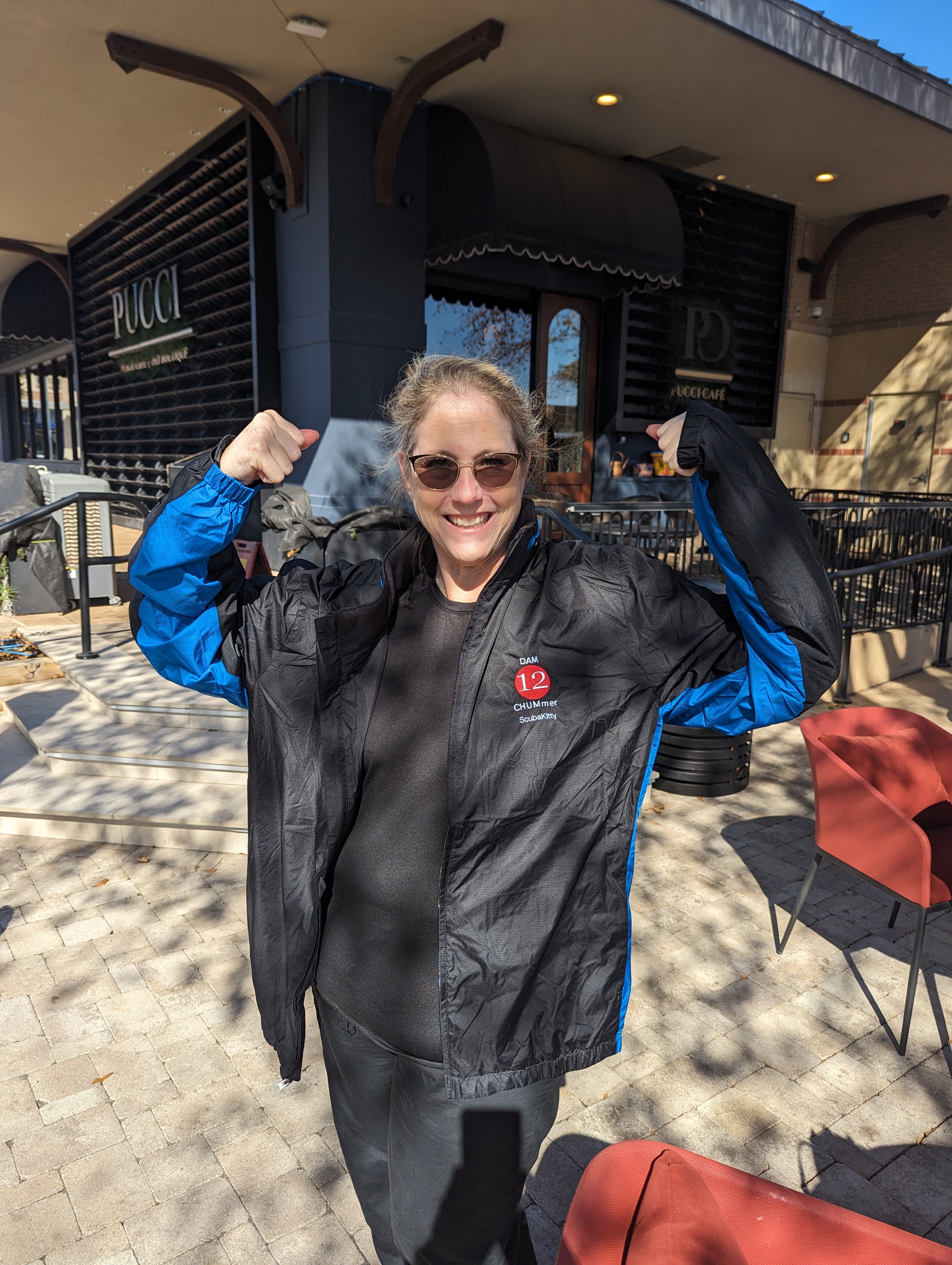 ScubaKitty receives her 5 year award