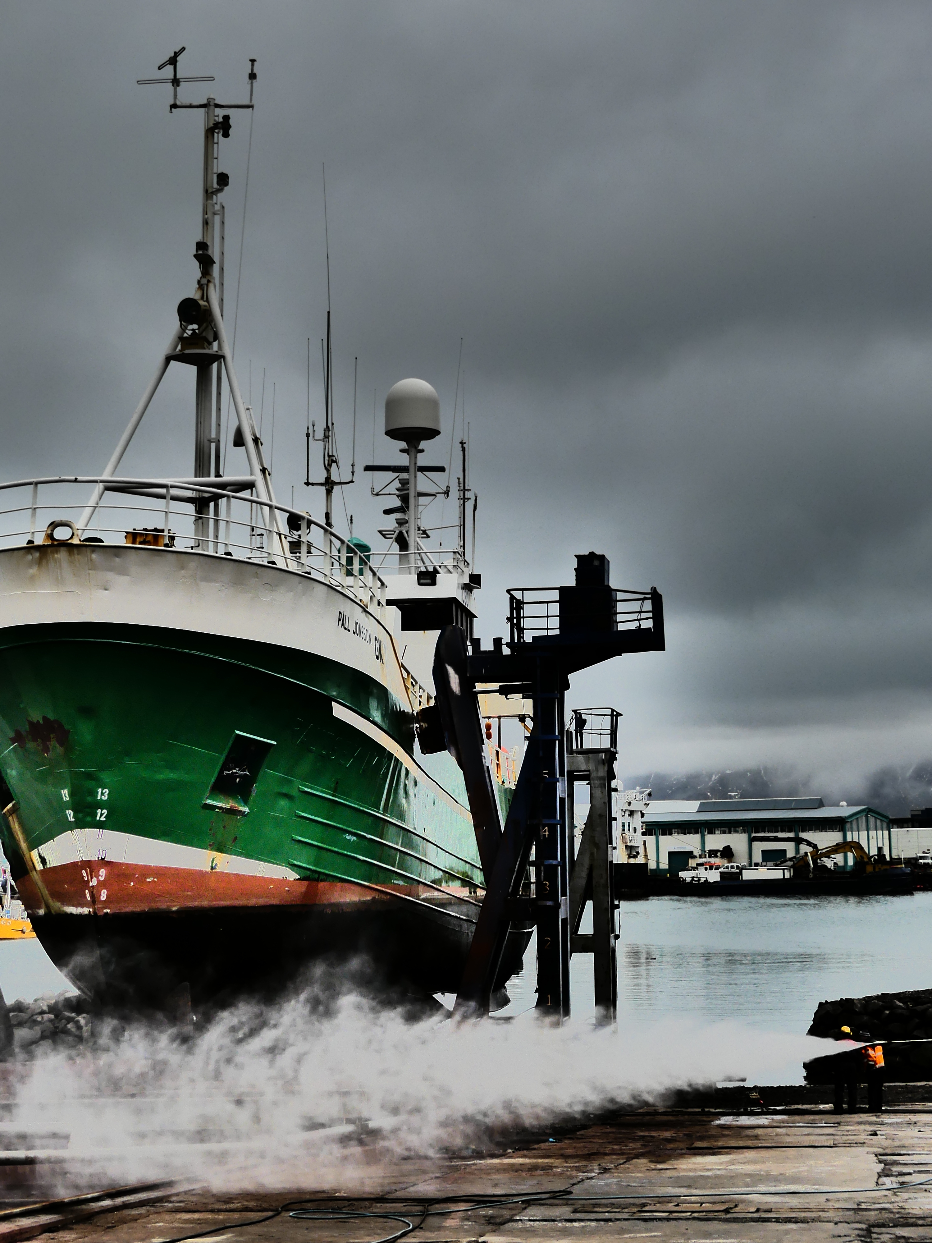 Swabbing the hull