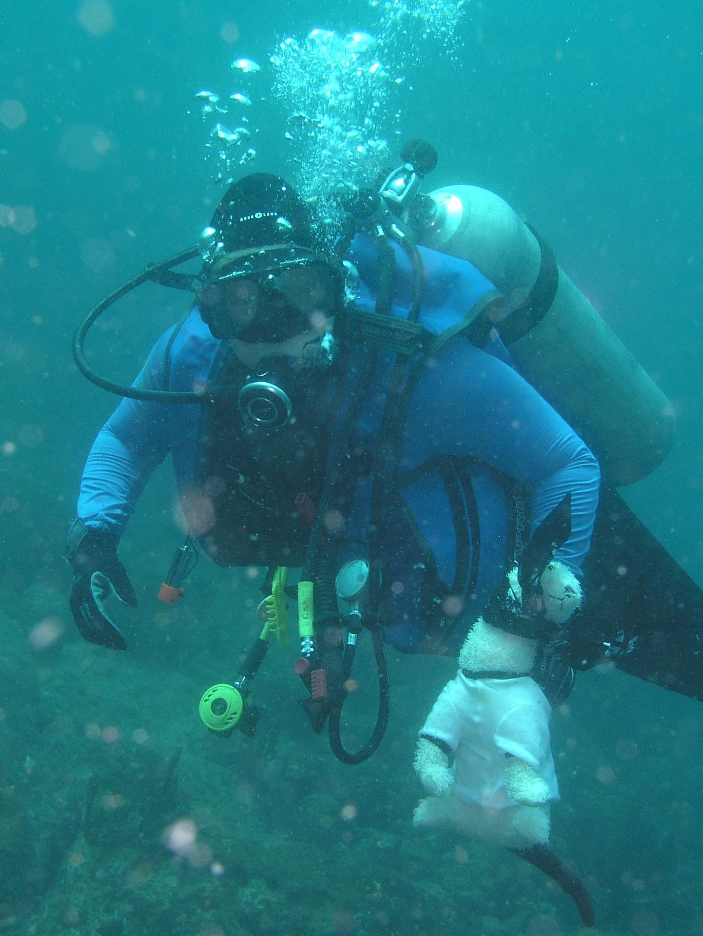 wanderwoman made sure Wet got a dive